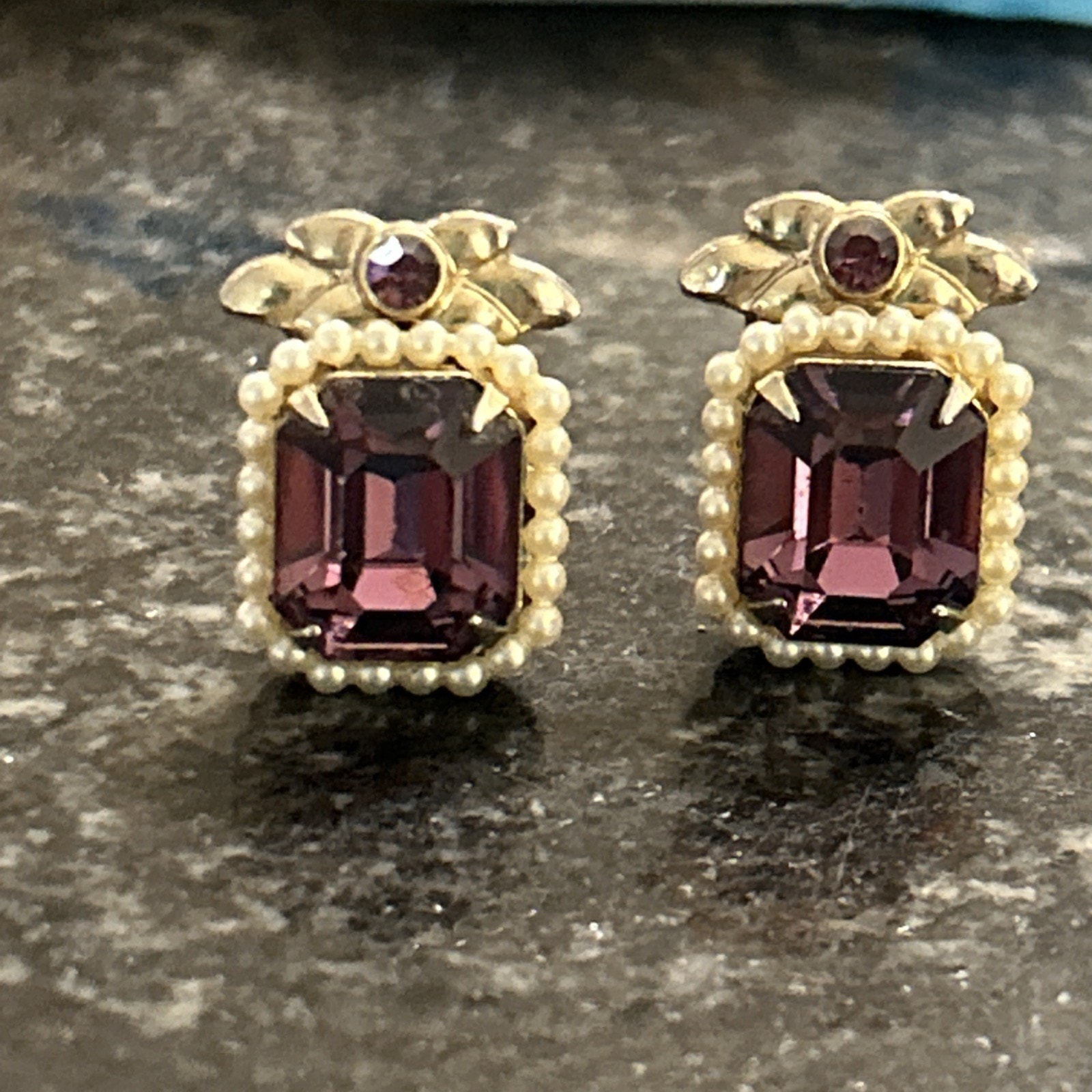 Coro Signed Emerald Cut Purple Amethyst Rhinestones Pearls Screw Back Earrings 40$